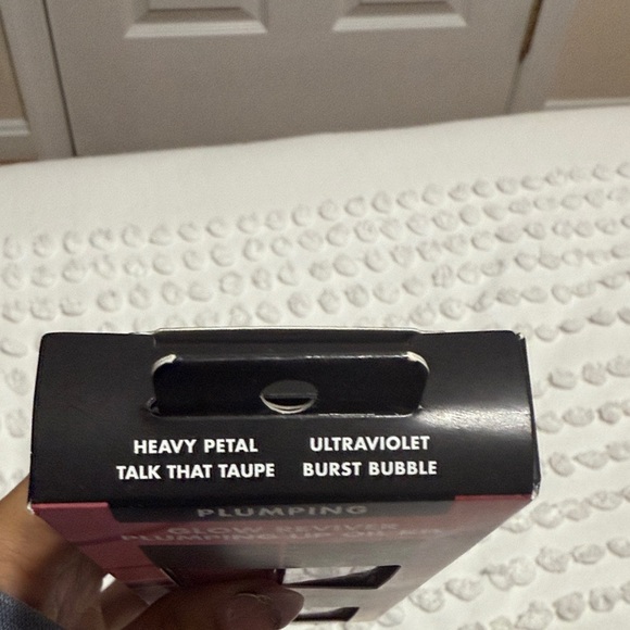 ELF Glow Reviver Plumping Lip Oil Kit - Picture 4 of 5